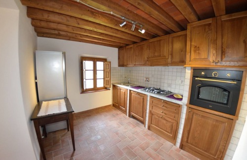 Nozanno Villa | Nice apartment in villa with A/C, pool, internet, TV, terrace, panoramic view, close to Lucca