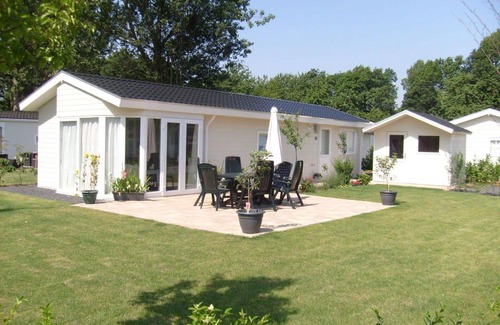 Schaarsbergen House | Nice apartment in villa for 4 people with WIFI, pool, TV, terrace and parking