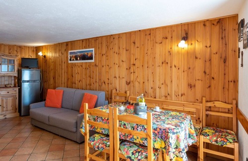 Sarre Apartment | Nice apartment for 6 people with TV, balcony and parking, close to Aosta