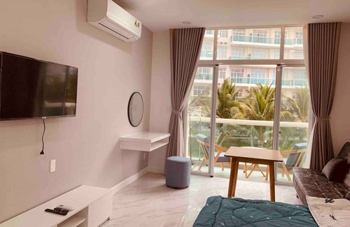 Central Mui Ne Beach Apartment | Nice apartment with sea view by the beach #V1