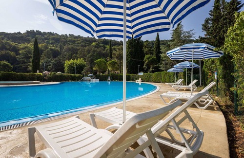 Strunjan Apartment | Nice apartment with pool, WIFI, A/C, TV, terrace, pets allowed, panoramic view and parking