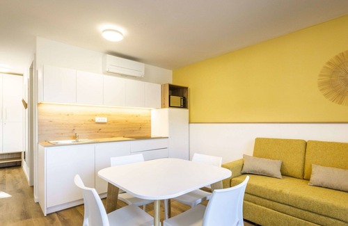 Strunjan Apartment | Nice apartment with WIFI, pool, A/C, TV, terrace, pets allowed, panoramic view and parking