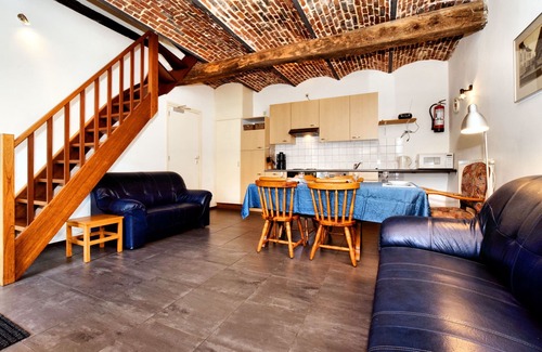 Richelle House | Nice apartments in a monumental square farm.