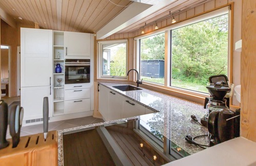 Boeslunde House | Nice big and well furnished cottage close to the wonderful bathing beach.