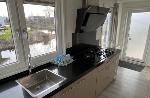Municipality of Hellevoetsluis Villa | Nice chalet at 4.5 km. from Rockanje