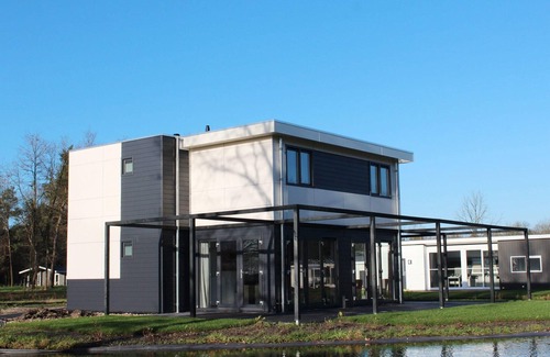 Municipality of Hellevoetsluis Villa | Nice chalet at 4.5 km. from Rockanje