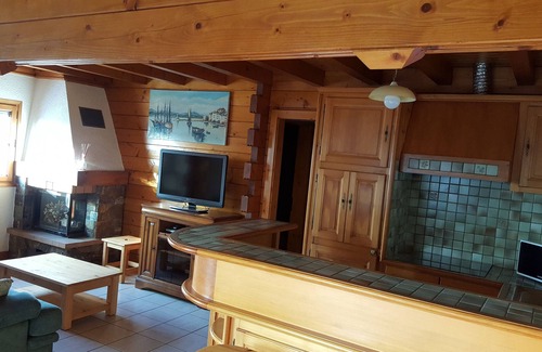 Naves-Parmelan Ski Chalet | Nice chalet between Lake Annecy and mountains