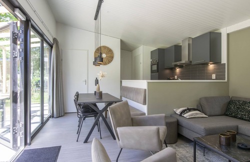 Municipality of Geldrop-Mierlo Ski Chalet | Nice chalet with air conditioning, in a holiday park at 12 km. from Eindhoven