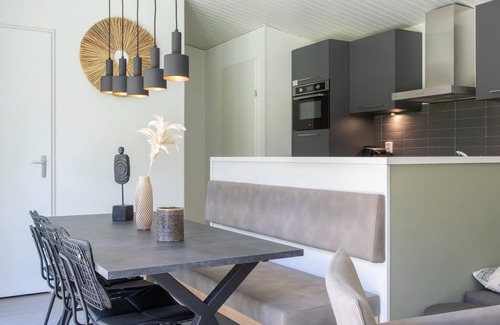 Municipality of Geldrop-Mierlo Ski Chalet | Nice chalet with air conditioning, in a holiday park at 12 km. from Eindhoven