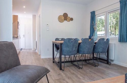 Municipality of Wageningen Ski Chalet | Nice chalet with dishwasher on a holiday park at 3 5 km from Wageningen