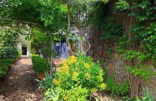 Paimboeuf House | NICE CHARACTER HOUSE on the banks of the Loire AND ITS FLOWERED GARDEN, 10 MN FROM THE SEA