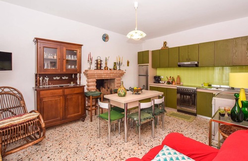 Ficulle House | Nice cottage on the hillside with pool and beautiful view.