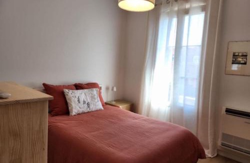 Saint-Roch Apartment | Nice Fac St Jean D'Angely