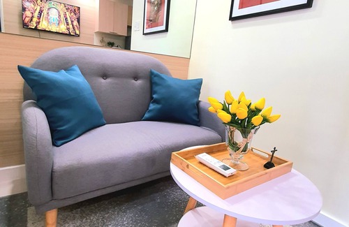 Kapitolyo Condo | Nice, Fresh, Modern, Cozy and Quiet 1 One bedroom condo with Wifi Internet
