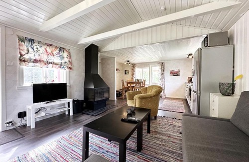 Timmersdala House | Nice holiday home by the lake Vristulve
