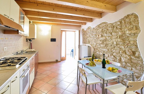 Sant'Anna d'Alfaedo House | Nice home in Fosse di Sant'Anna d'A