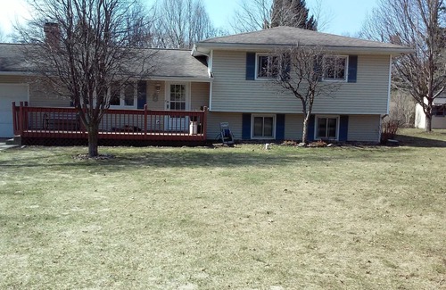 Granger House | Nice home 4 Mi from the stadium and close to mall