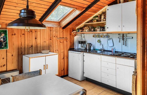 Anholt House | Nice Home In Anholt With Kitchen