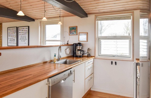 Næs House | Nice home in Assens with house sea view