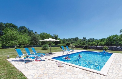 Cere House | Nice home in Badnjevari with WiFi