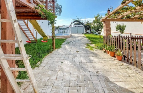 Brena y Marismas de Barbate Natural Park House | Nice home in Barbate with Wi-Fi