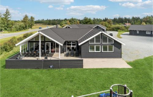 Blavand House | Nice Home In Blåvand With Kitchen