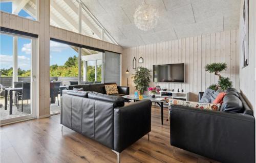 Blavand House | Nice Home In Blåvand With Kitchen