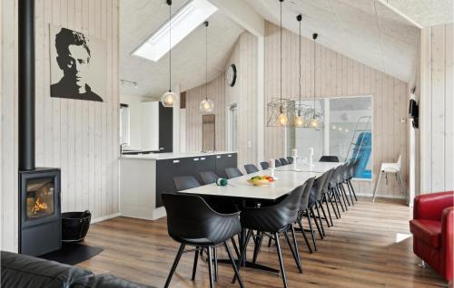 Blavand House | Nice Home In Blåvand With Kitchen