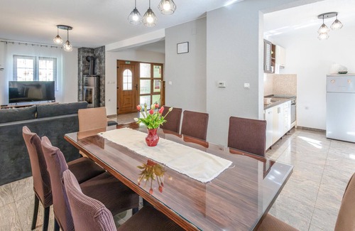Brestovac House | Nice home in Brestovac with sauna