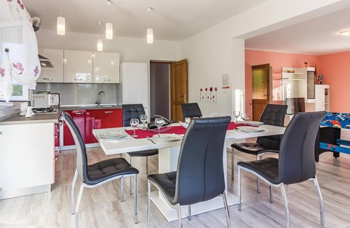 Butkovici House | Nice home in Butkovici with WiFi