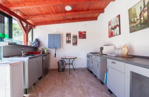 Dicmo House | Nice home in Dicmo with WiFi