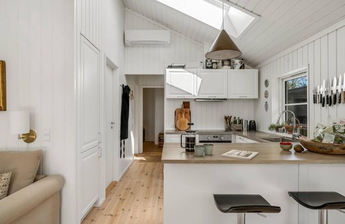 Dronningmolle House | Nice home in Dronningmølle with WiFi