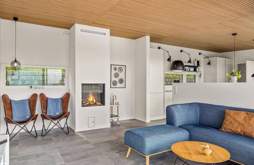 Egsmark Strand House | Nice home in Ebeltoft with kitchen