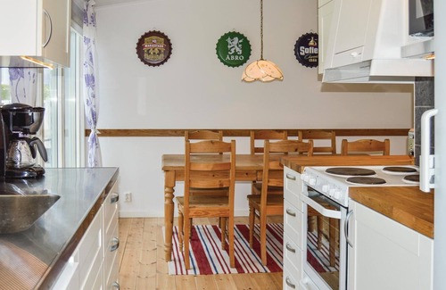 Olsta House | Nice home in Färentunna