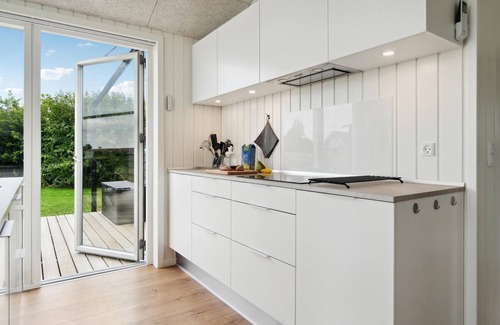 Frørup House | Nice home in Frørup with kitchen
