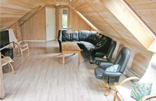 Fjellerup Strand House | Nice Home In Glesborg With Sauna