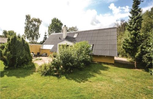 Fjellerup Strand House | Nice Home In Glesborg With Sauna