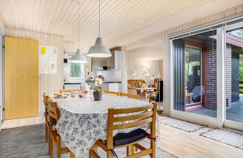 Grenaa House | Nice home in Grenaa with WiFi