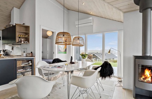 Diernæs House | Nice home in Haderslev with lake view