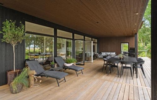 Helberskov Strand House | Nice Home In Hadsund With Wifi