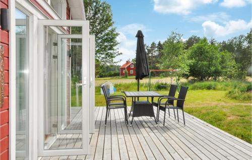 Hammaro House | Nice Home In Hammarö With Kitchen