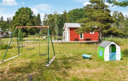Hammaro House | Nice Home In Hammarö With Kitchen