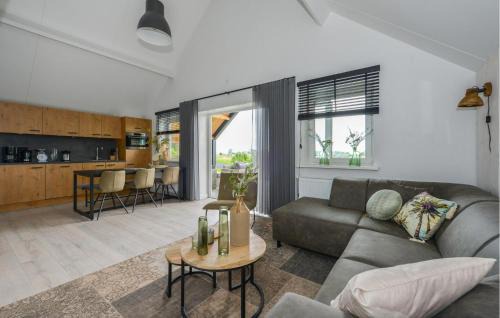 Kerkdriel House | Nice Home In Kerkdriel With Wi-Fi