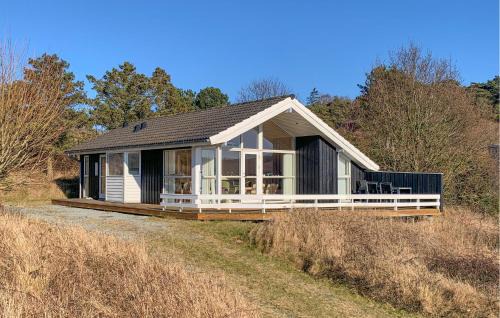 Skødshoved Strand House | Nice Home In Knebel With Wifi