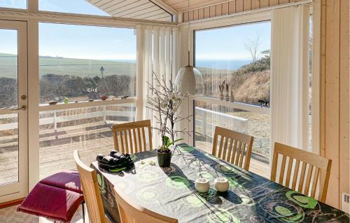 Skødshoved Strand House | Nice Home In Knebel With Wifi