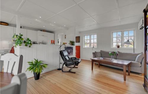 Beder Malling House | Nice Home In Malling With Kitchen