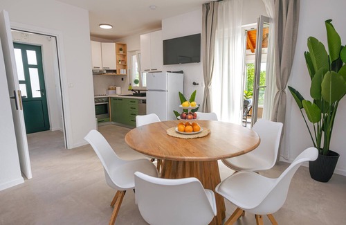 Lovrec House | Nice home in Medov Dolac with sauna
