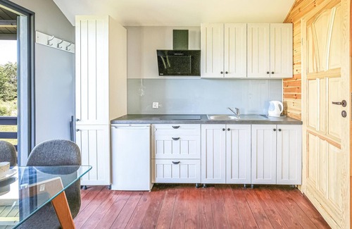 Mscice House | Nice home in Mscice with WiFi