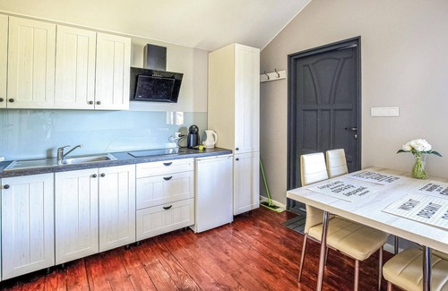 Mscice House | Nice home in Mscice with WiFi