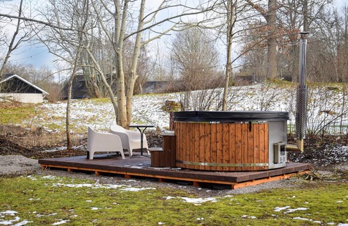 Orrefors House | Nice home in Orrefors with jacuzzi